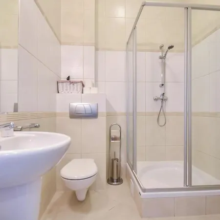 Z Parkingiem I Tarasem Przy Promenadzie, Mit Privatem Parkplatz Und Terrasse An Der Promenade