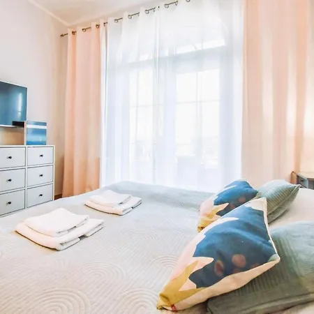 Z Parkingiem I Tarasem Przy Promenadzie, Mit Privatem Parkplatz Und Terrasse An Der Promenade Apartment Swinemünde