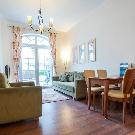 Z Parkingiem I Tarasem Przy Promenadzie, Mit Privatem Parkplatz Und Terrasse An Der Promenade *