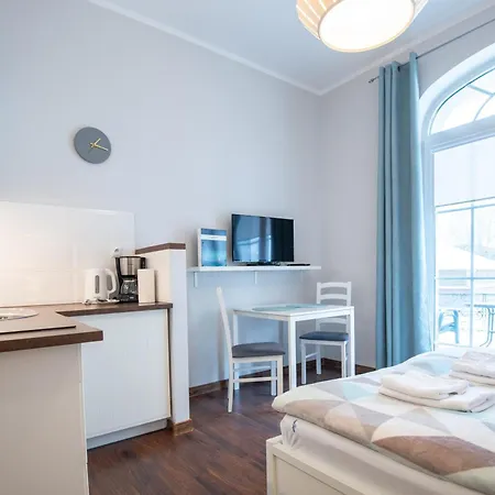 Z Parkingiem I Tarasem Przy Promenadzie, Mit Privatem Parkplatz Und Terrasse An Der Promenade Apartment Swinemünde