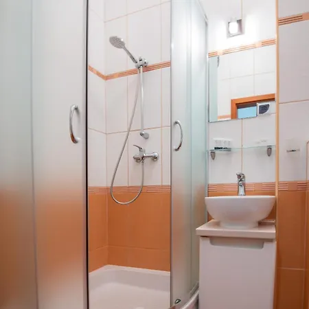 Z Parkingiem I Tarasem Przy Promenadzie, Mit Privatem Parkplatz Und Terrasse An Der Promenade * Swinemünde