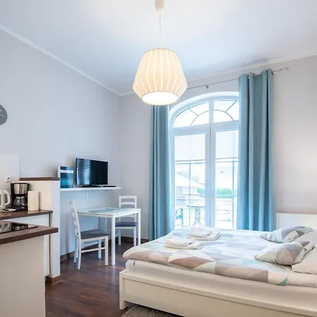 Z Parkingiem I Tarasem Przy Promenadzie, Mit Privatem Parkplatz Und Terrasse An Der Promenade Apartment Swinemünde