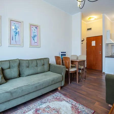 Z Parkingiem I Tarasem Przy Promenadzie, Mit Privatem Parkplatz Und Terrasse An Der Promenade * Swinemünde