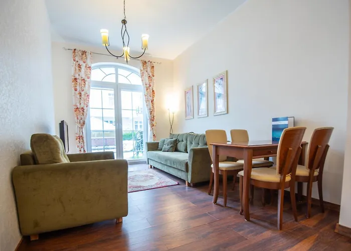 Z Parkingiem I Tarasem Przy Promenadzie, Mit Privatem Parkplatz Und Terrasse An Der Promenade *